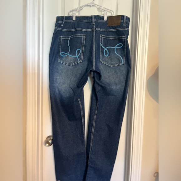 Men’s Jeans - Picture 2 of 3